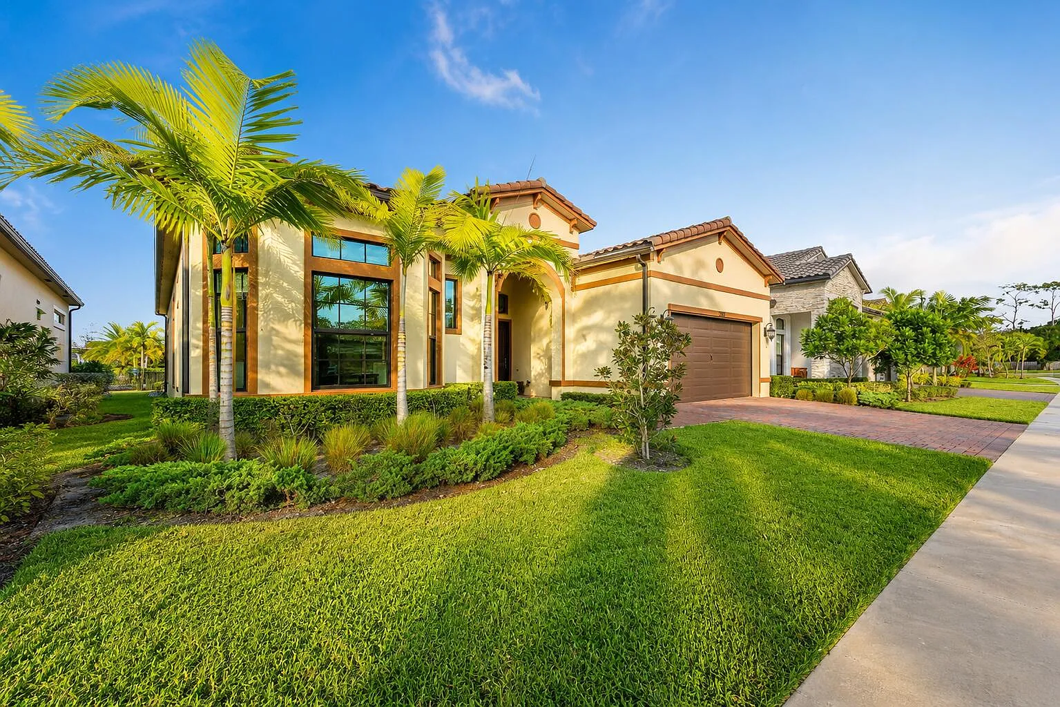 3 bed, 2.5 bath, 2495 sqft, $5,895 — Photo 1
