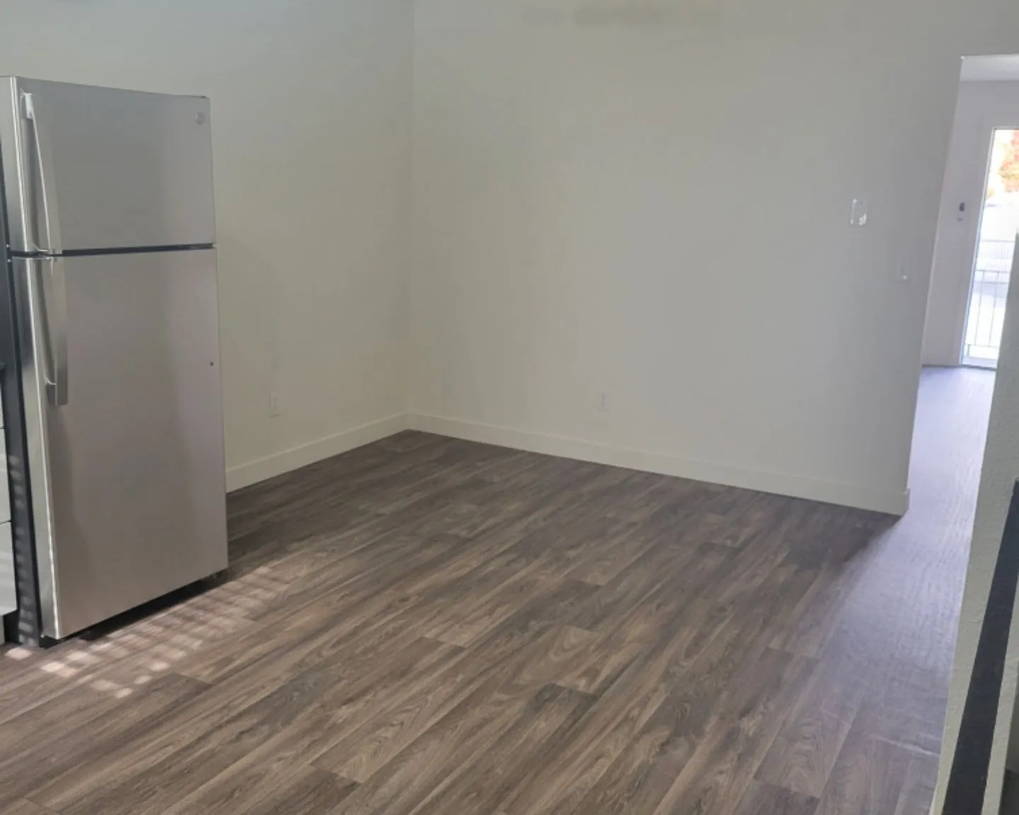 Spacious 5 Bedroom Duplex — Photo 2