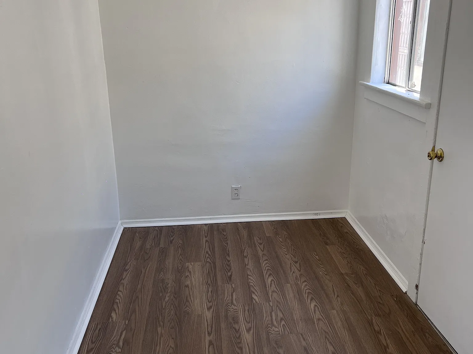 220 W F St - 224 1/2 — Photo 4