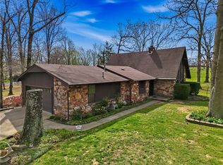 1022 W Young Ave, Stilwell, OK 74960