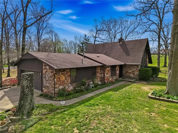 1022 W Young Ave, Stilwell, OK 74960