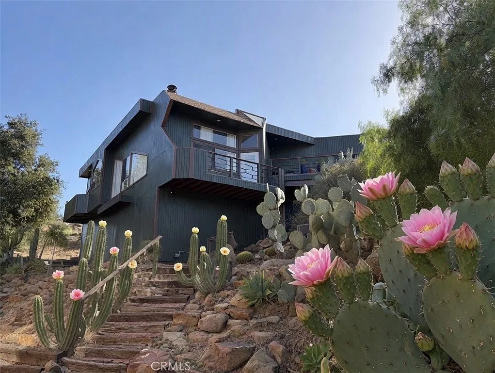 3 bed, 1520 sqft, $4,350 — Photo 3