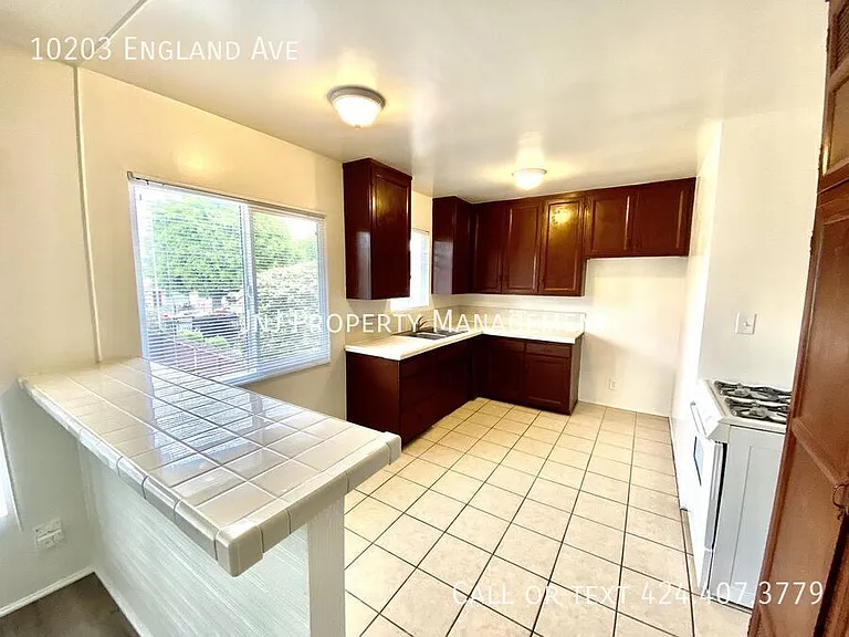 10203 England Ave — Photo 2