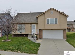 18022 Edna St, Omaha, NE 68136