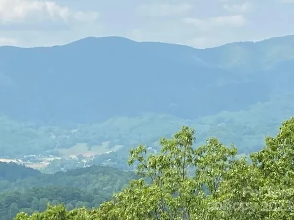 6 Cinnamon Rdg, Waynesville, NC 28785