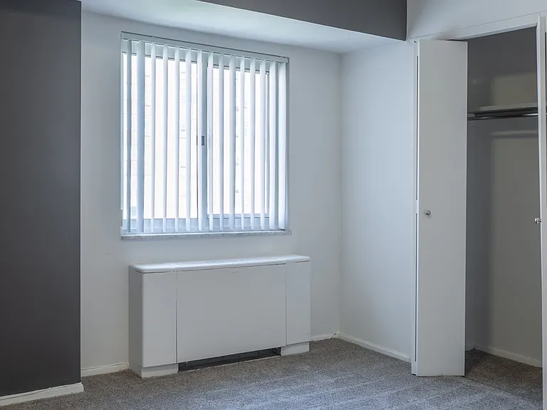 Shoreham Apartments — Photo 7