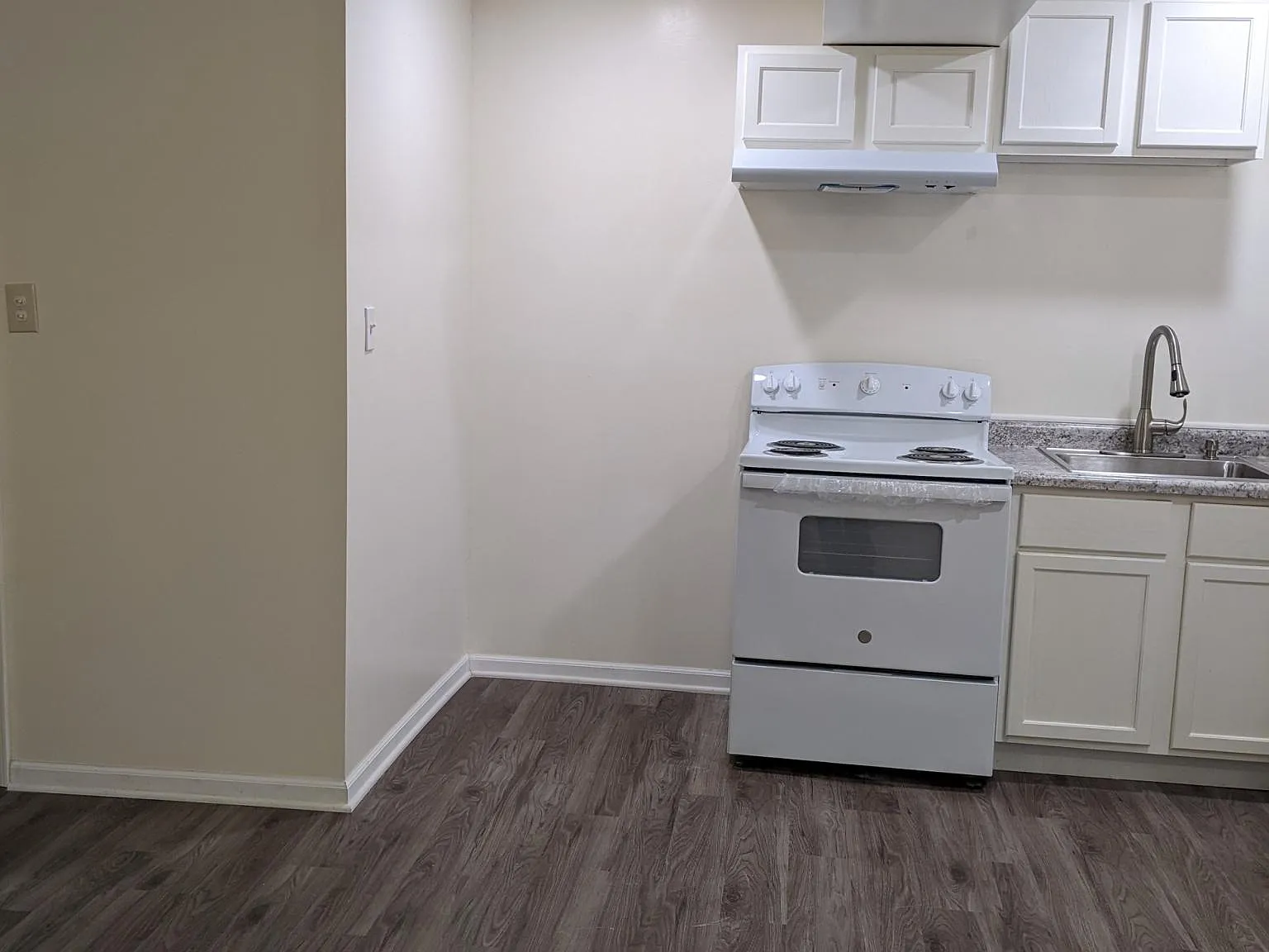Studio, 400 sqft, $1,000 — Photo 3