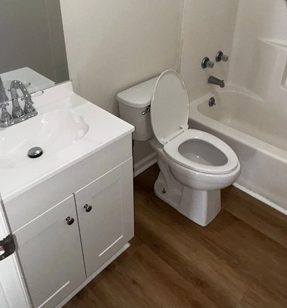 Green Gables Court 604 — Photo 2