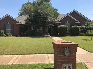 1400 Copperfield Dr, Edmond, OK 73003