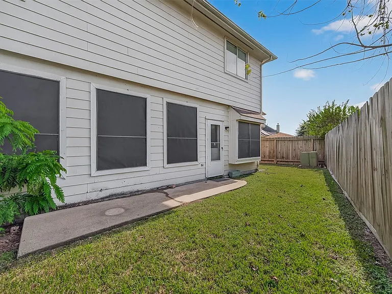 16315 April Ridge Dr — Photo 47