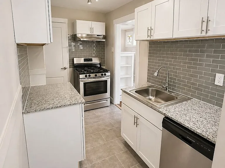 748-758 Shady Dr E — Photo 13