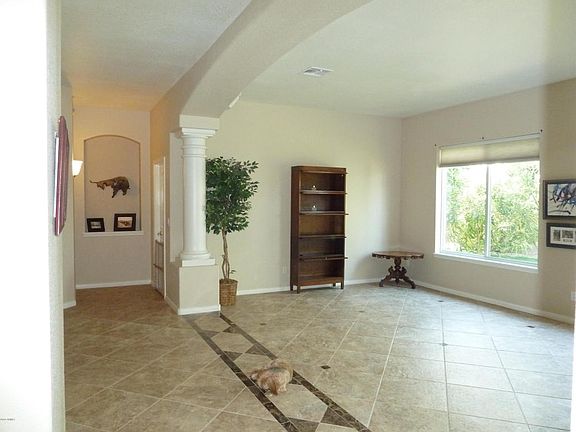4th image of 2710 E Vista Dr