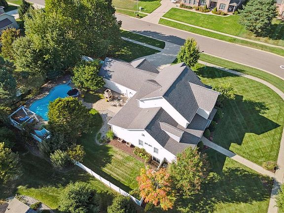 2nd image of 5189 Queen Victoria Ln