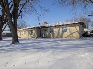 2 Riverdale CIRCLE, Watertown, WI 53094