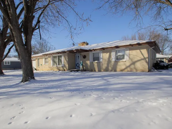 2 Riverdale CIRCLE, Watertown, WI 53094