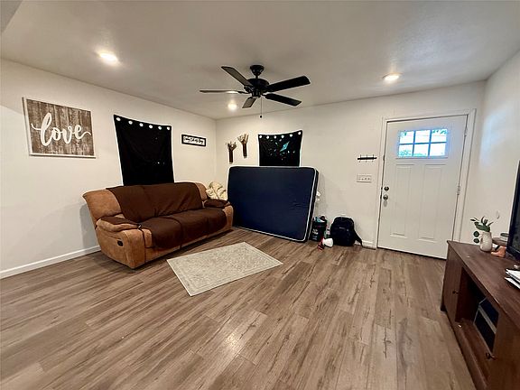 2nd image of 3632 N 22nd St