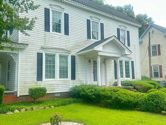 2nd image of 112 E Sycamore St