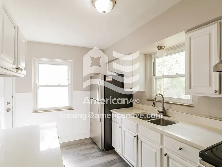 110466_006_kitchen_6.jpg