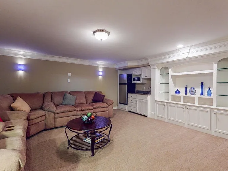 7703 Wolfpen Ridge Dr — Photo 23