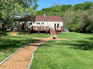 2841 Barrett Station Rd, Ballwin, MO 63021