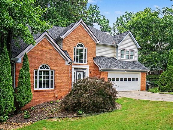 2nd image of 810 Deep Lake Dr NW