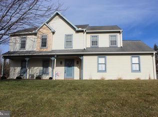 65 Rosewood Dr, Leola, PA 17540