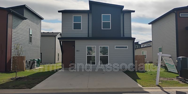 1st image of 841 New York Ave