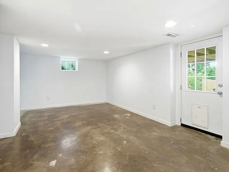 527 Stevenson St — Photo 39