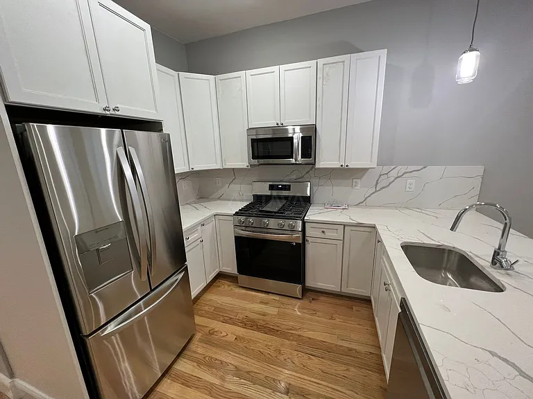 15 Harold St #3 — Photo 8