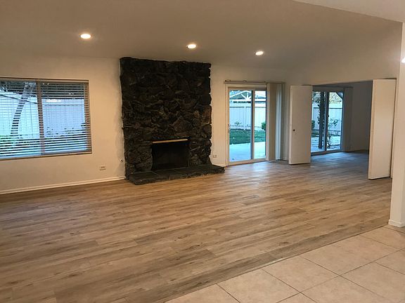 4th image of 23301 Valerio St