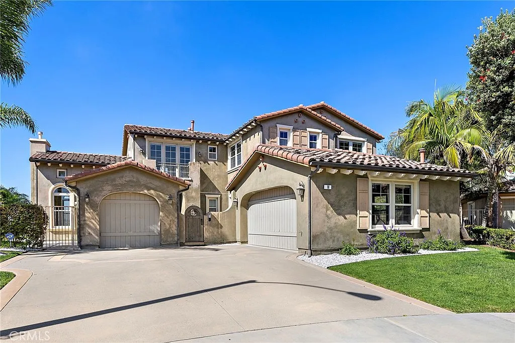 5 bed, 5.5 bath, 3761 sqft, $8,900 — Photo 1