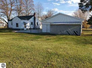 435 N 4th St, Shepherd, MI 48883