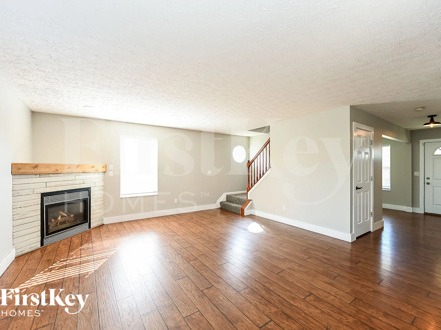 4 bed, 2.5 bath, 2592 sqft, $3,345 — Photo 4