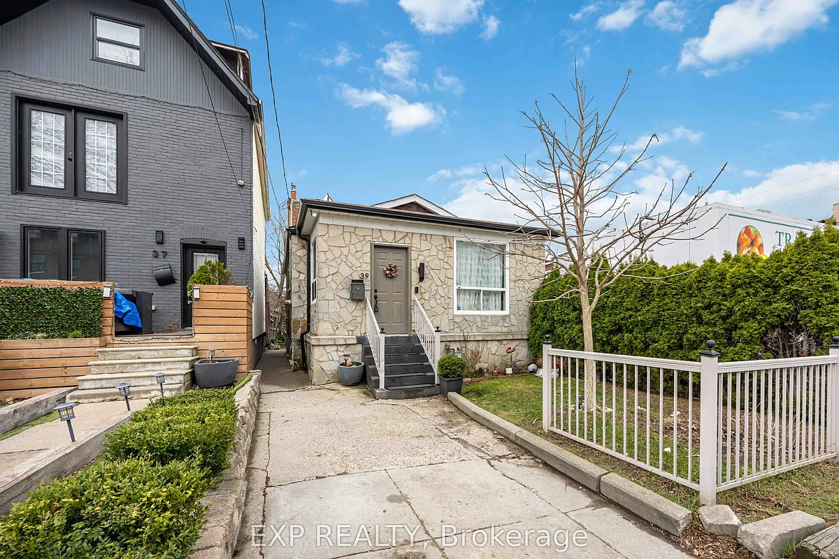 Building Photo - 39 Rowntree Ave #MAIN