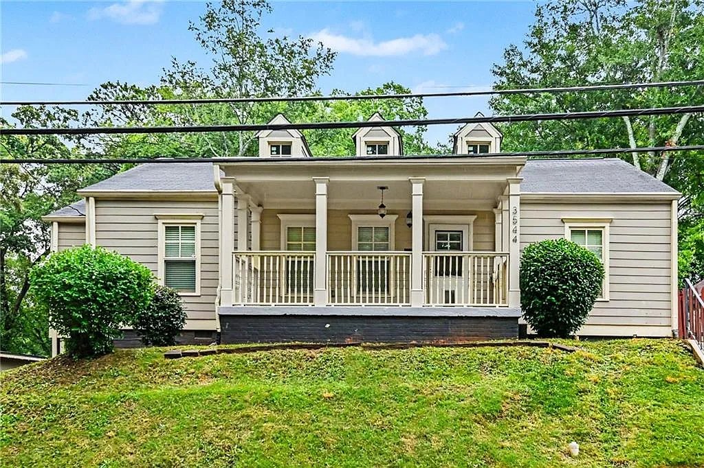 3 bed, 2.5 bath, 2000 sqft, $2,350 — Photo 1