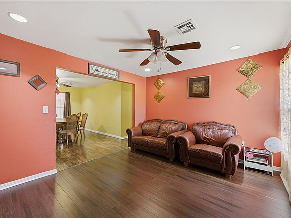 4th image of 3624 Redbird St