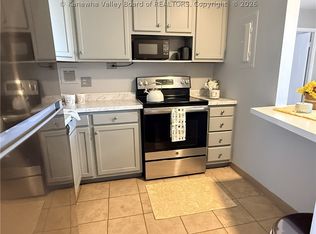 1800 Roundhill Rd APT 907, Charleston, WV 25314