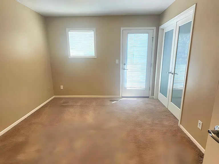 909 Wescott Sq #909 — Photo 27