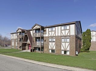 6901 Tuson Blvd #3A, Clarkston, MI 48346