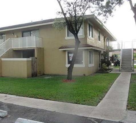 5th image of 450 NW 214th St APT 105