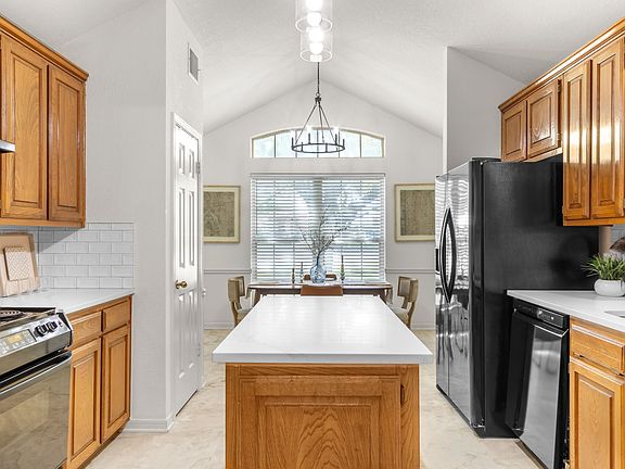 5th image of 120 Briar Ridge Dr