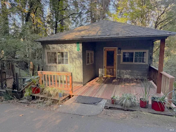 88 Railroad Avenue, Camp Meeker, CA 95419