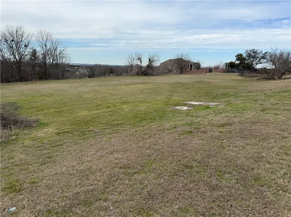 8418 Green Branch Dr, Woodway, TX 76712