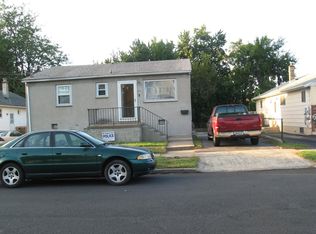 422 Manhattan St, Essington, PA 19029