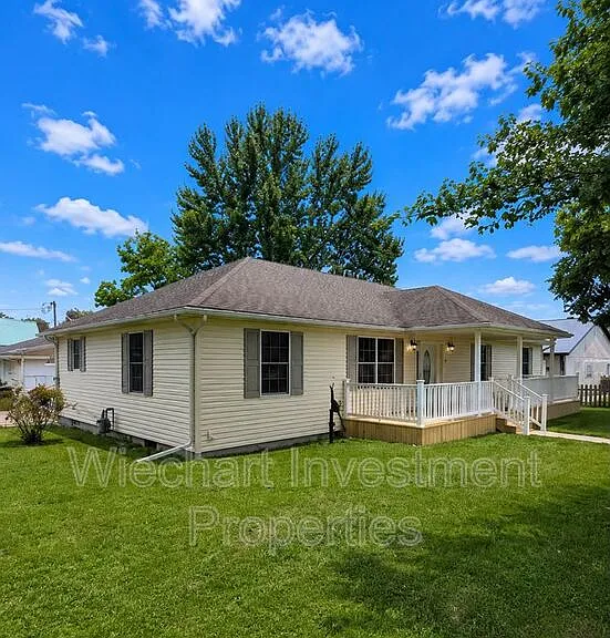 232 N Cherry St — Photo 3
