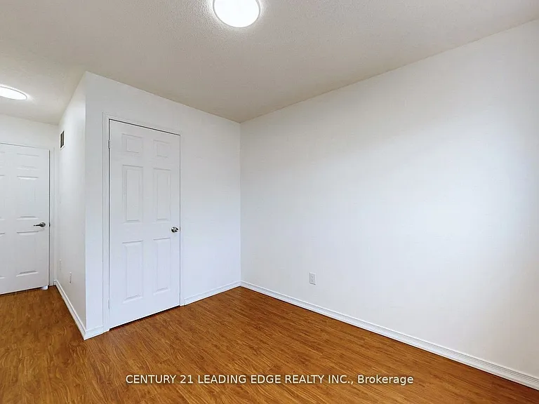 38 Rumi Cres — Photo 23