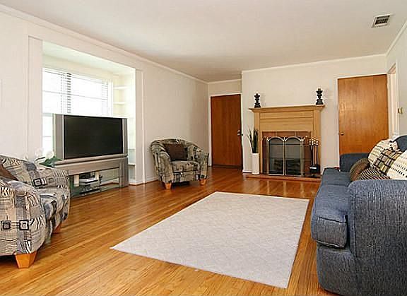 4th image of 6104 Hollis Ave