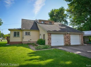 2507 Stockbridge Ave, Burton, MI 48509