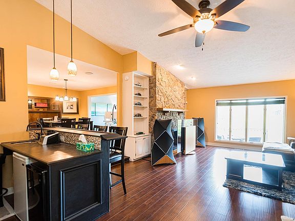 5th image of 606 W Soutar Dr