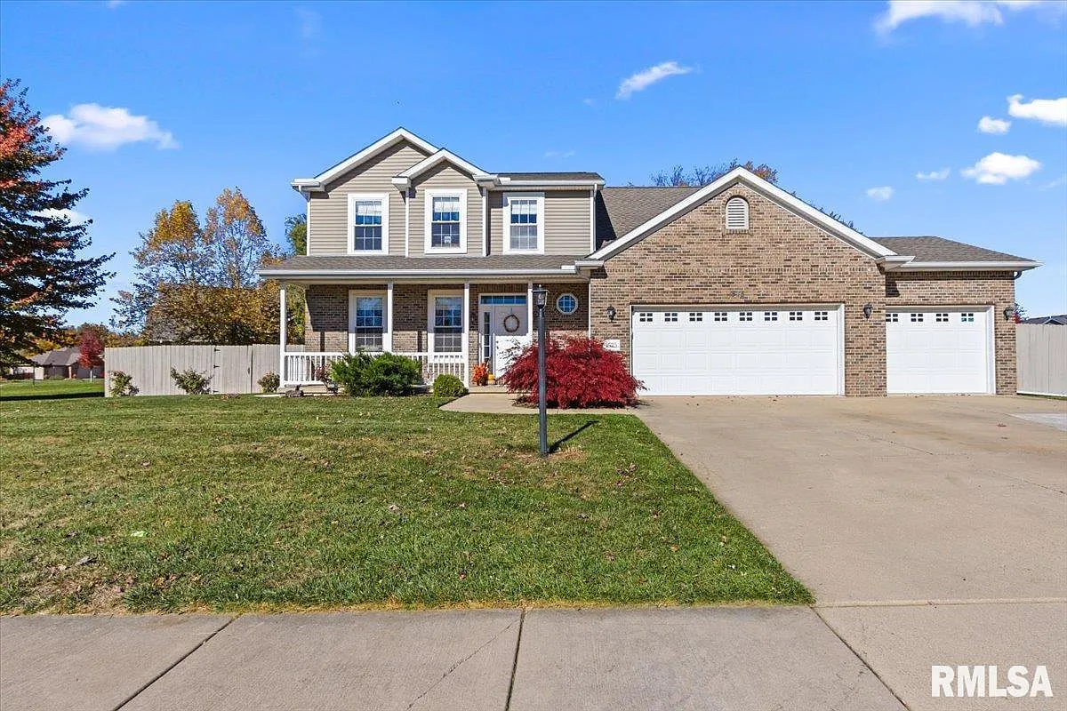 1525 Ash St photo 1